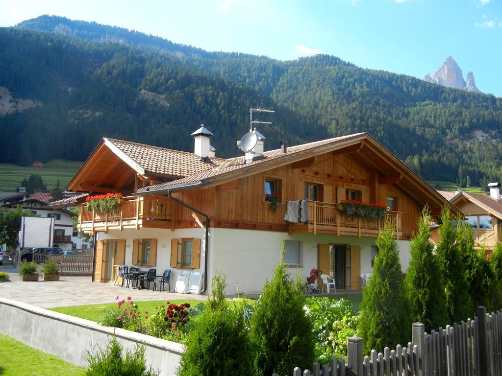 Anna Apartment Pozza di Fassa Eksteriør billede